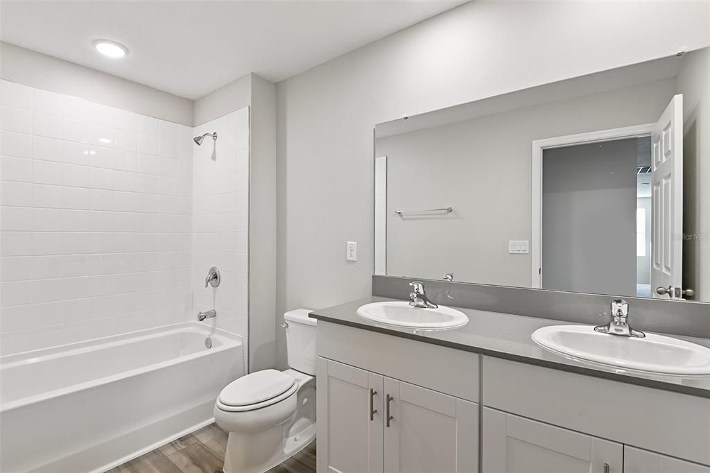Active With Contract: $494,990 (5 beds, 3 baths, 3184 Square Feet)