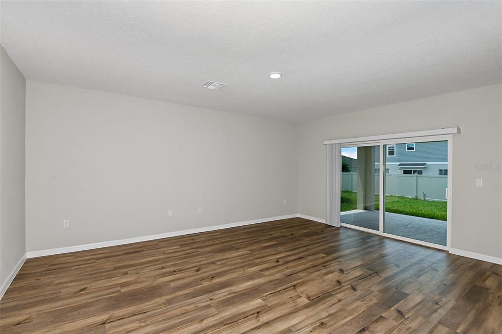 Active With Contract: $494,990 (5 beds, 3 baths, 3184 Square Feet)