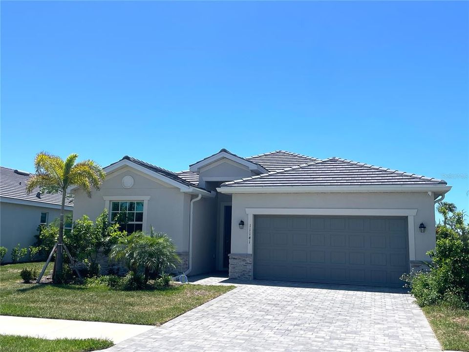 For Rent: $4,000 (4 beds, 3 baths, 2035 Square Feet)