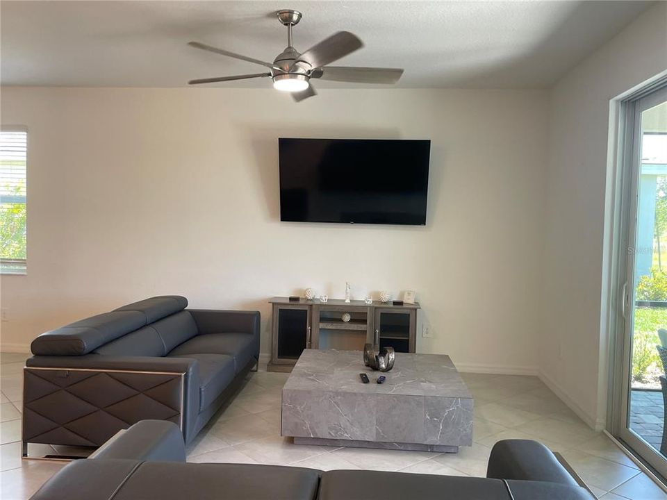 For Rent: $4,000 (4 beds, 3 baths, 2035 Square Feet)