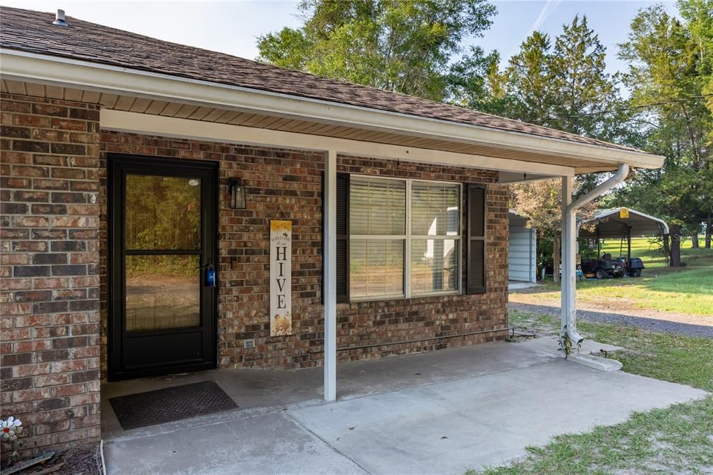 For Sale: $347,000 (3 beds, 3 baths, 1891 Square Feet)