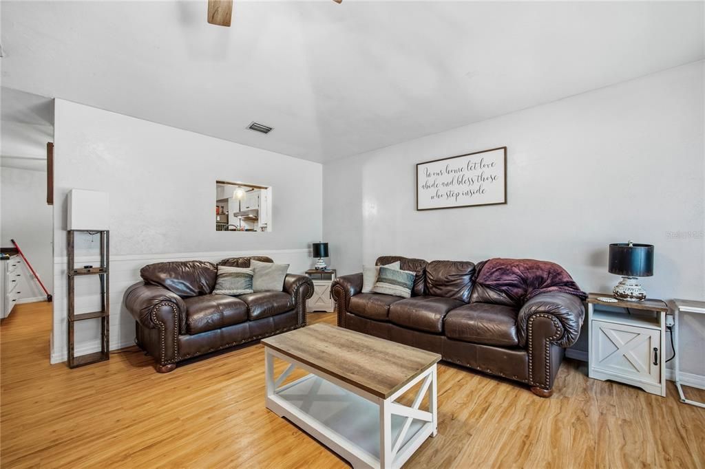 For Sale: $347,000 (3 beds, 3 baths, 1891 Square Feet)