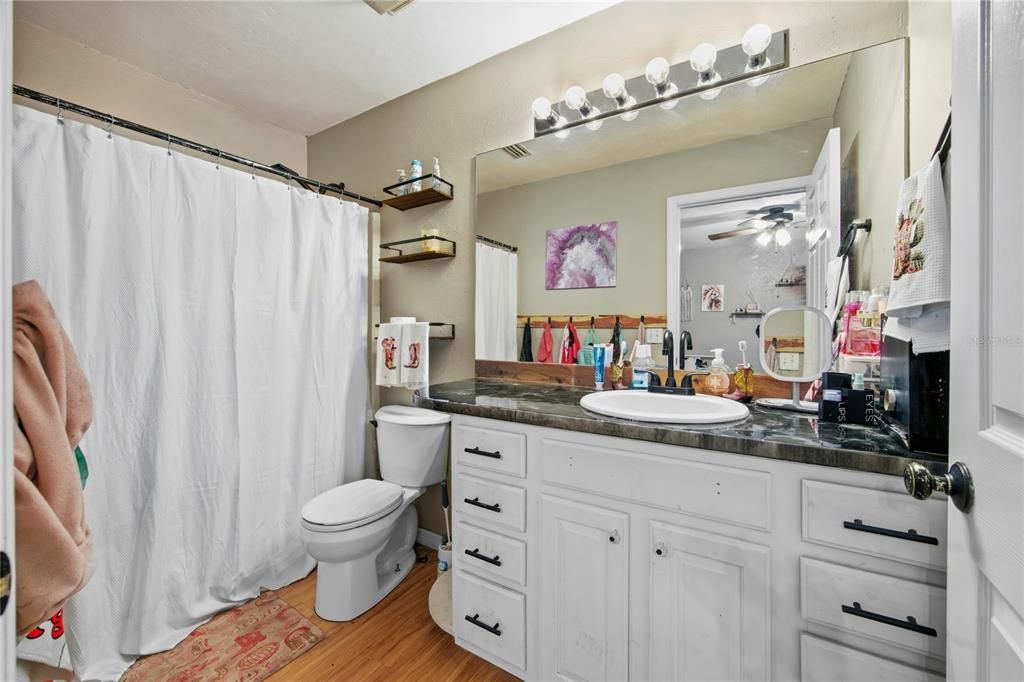 For Sale: $347,000 (3 beds, 3 baths, 1891 Square Feet)