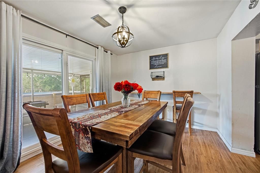 For Sale: $347,000 (3 beds, 3 baths, 1891 Square Feet)