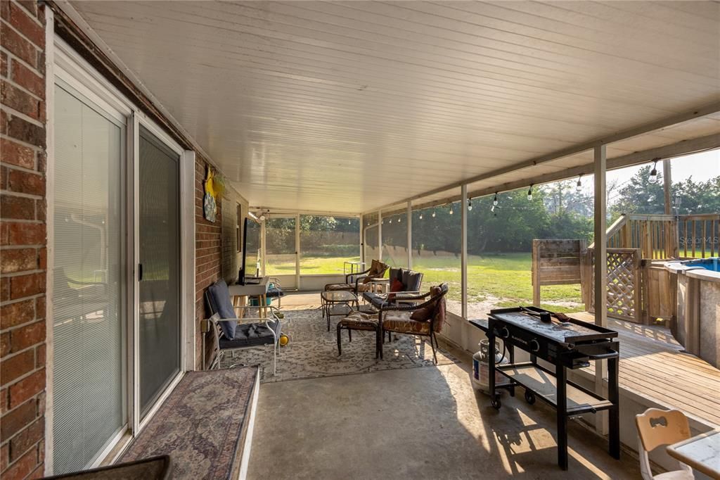 For Sale: $347,000 (3 beds, 3 baths, 1891 Square Feet)