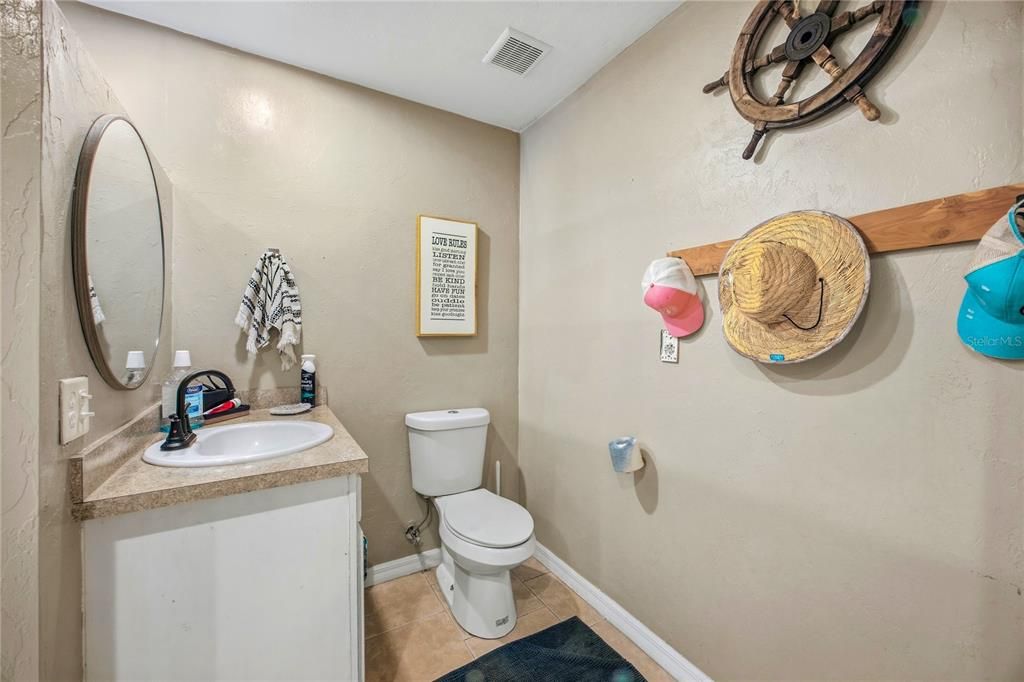 For Sale: $347,000 (3 beds, 3 baths, 1891 Square Feet)