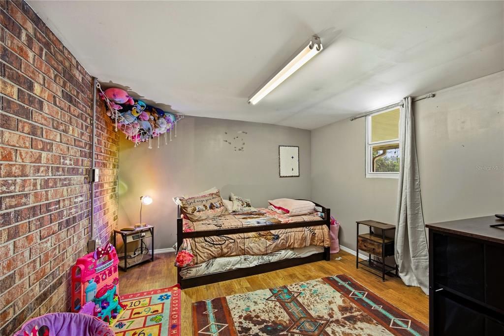 For Sale: $347,000 (3 beds, 3 baths, 1891 Square Feet)