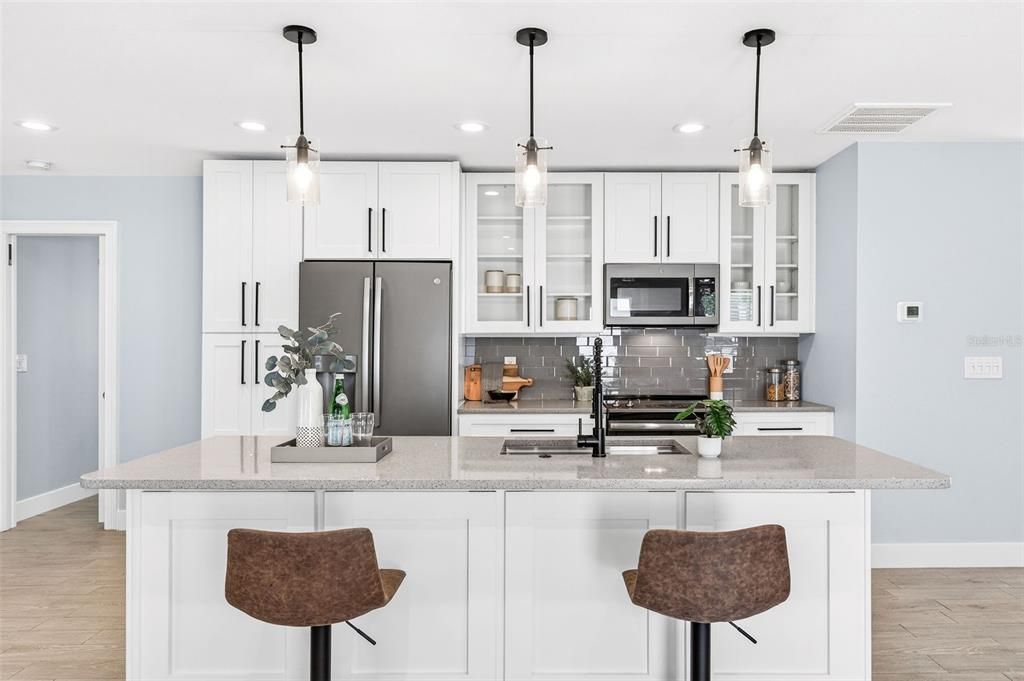 Active With Contract: $430,000 (2 beds, 2 baths, 1066 Square Feet)