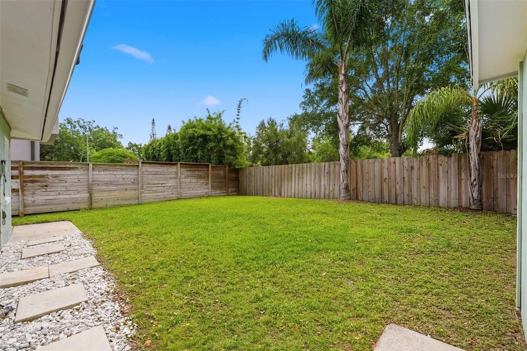 Active With Contract: $430,000 (2 beds, 2 baths, 1066 Square Feet)