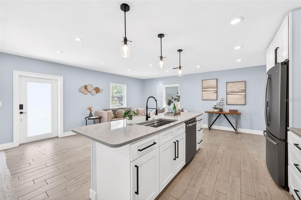 Active With Contract: $430,000 (2 beds, 2 baths, 1066 Square Feet)