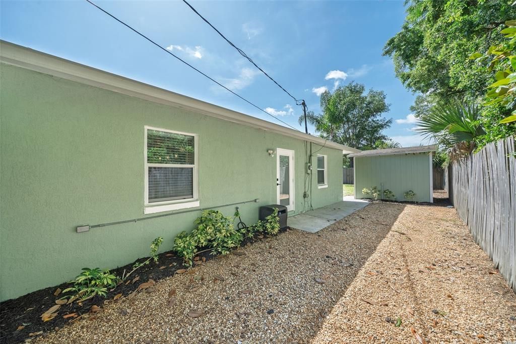 Active With Contract: $430,000 (2 beds, 2 baths, 1066 Square Feet)
