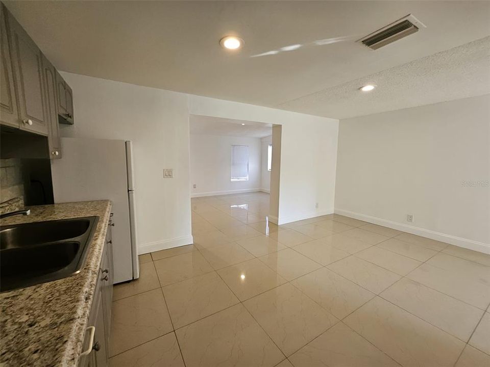 En Venta: $269,000 (3 camas, 1 baños, 856 Pies cuadrados)
