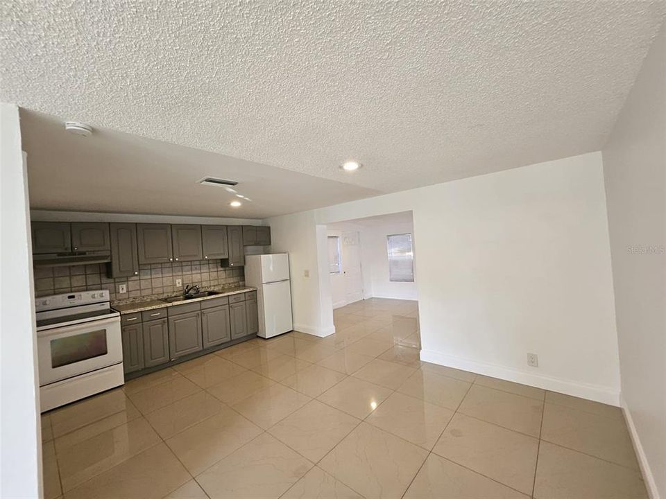 En Venta: $269,000 (3 camas, 1 baños, 856 Pies cuadrados)