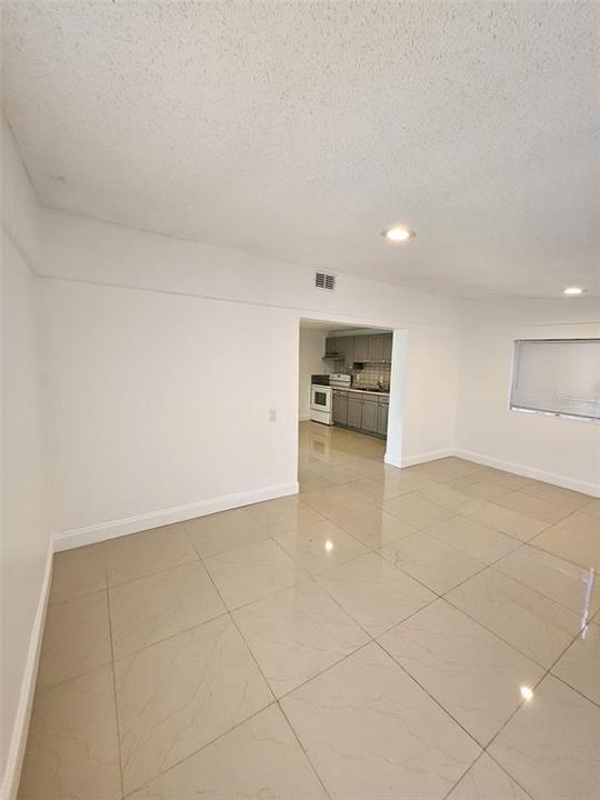 En Venta: $269,000 (3 camas, 1 baños, 856 Pies cuadrados)