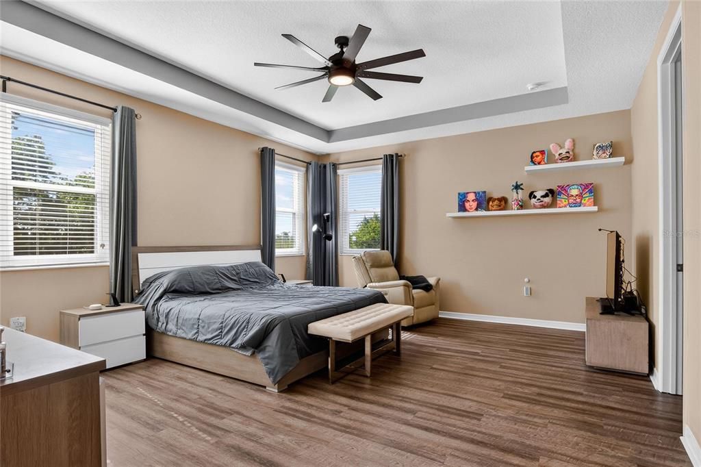 For Sale: $789,000 (5 beds, 3 baths, 5224 Square Feet)