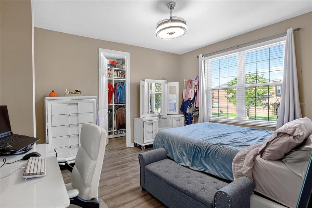 For Sale: $789,000 (5 beds, 3 baths, 5224 Square Feet)
