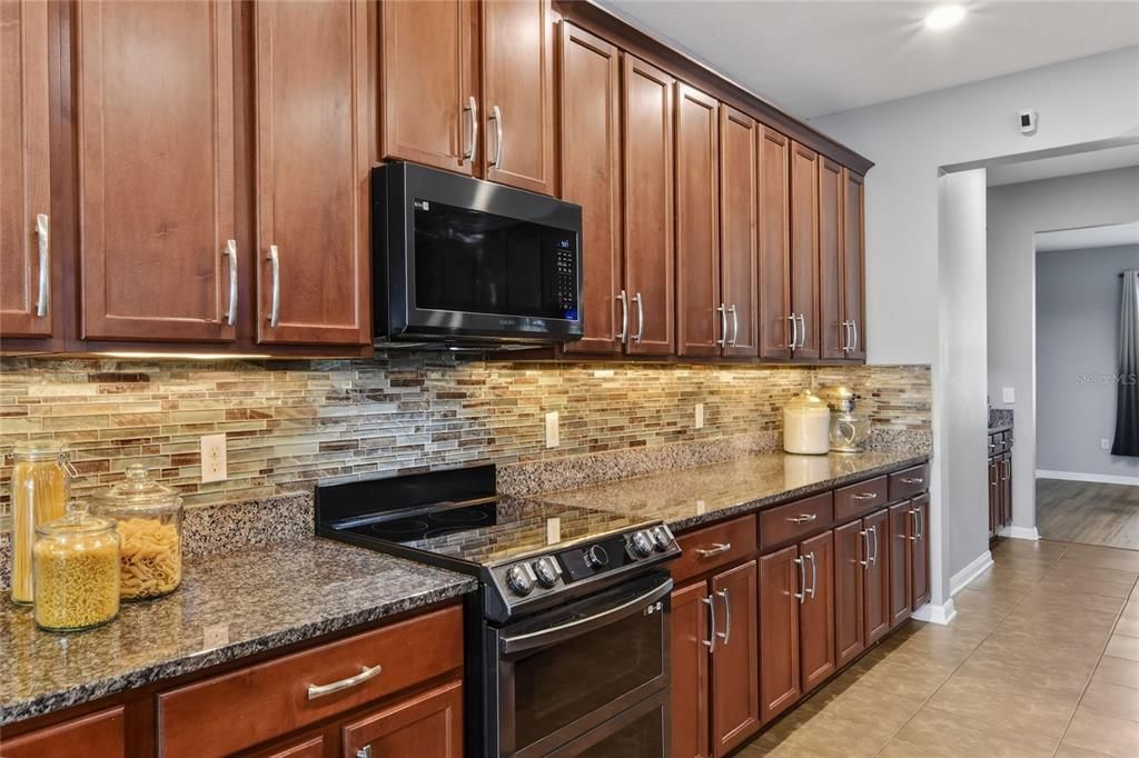 For Sale: $789,000 (5 beds, 3 baths, 5224 Square Feet)