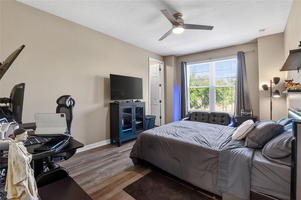 For Sale: $789,000 (5 beds, 3 baths, 5224 Square Feet)