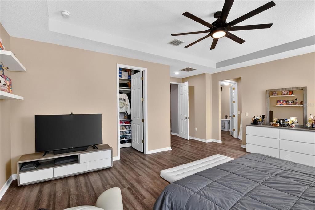For Sale: $789,000 (5 beds, 3 baths, 5224 Square Feet)
