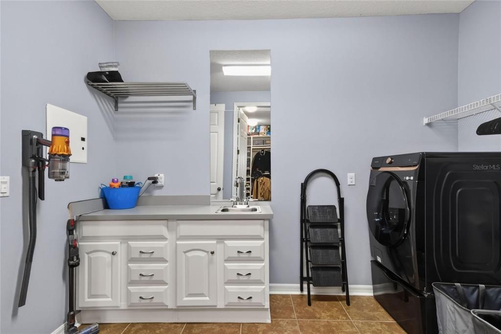 For Sale: $789,000 (5 beds, 3 baths, 5224 Square Feet)