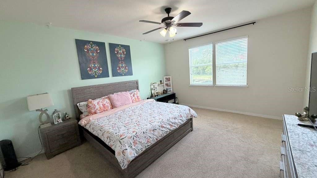 Activo con contrato: $589,500 (5 camas, 3 baños, 2102 Pies cuadrados)