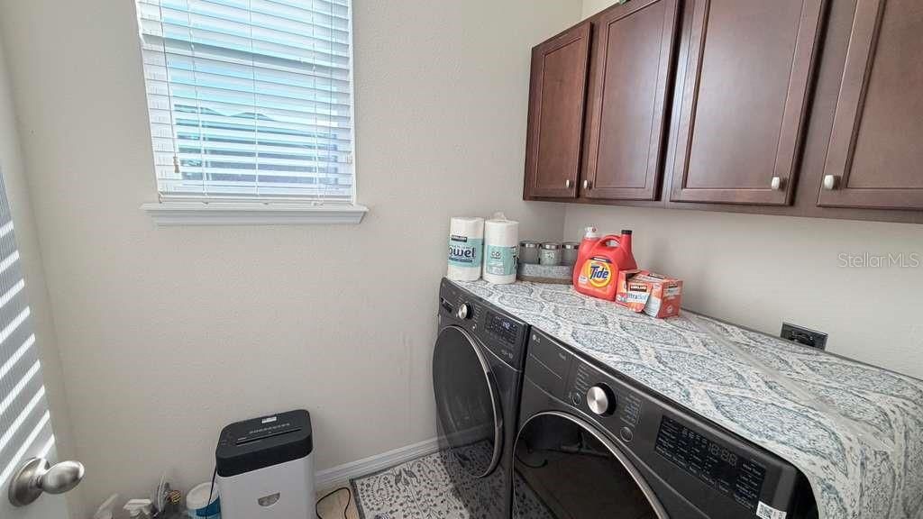 Activo con contrato: $589,500 (5 camas, 3 baños, 2102 Pies cuadrados)