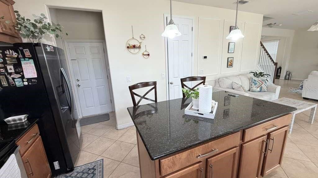 Activo con contrato: $589,500 (5 camas, 3 baños, 2102 Pies cuadrados)