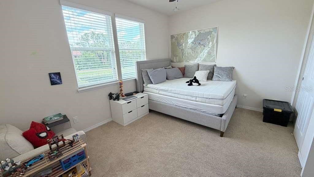 Activo con contrato: $589,500 (5 camas, 3 baños, 2102 Pies cuadrados)