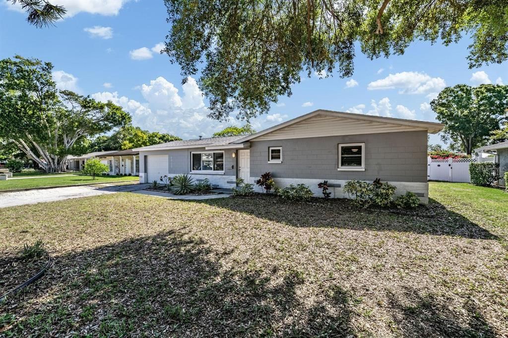 Activo con contrato: $368,000 (2 camas, 2 baños, 1074 Pies cuadrados)