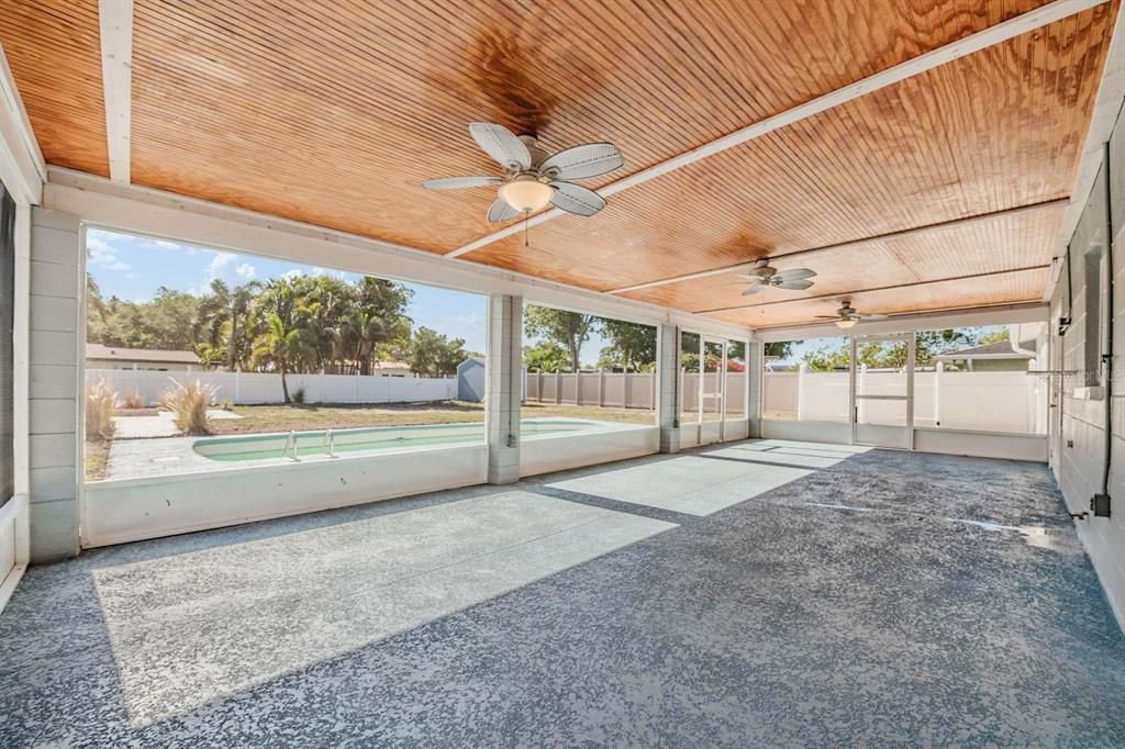 Activo con contrato: $368,000 (2 camas, 2 baños, 1074 Pies cuadrados)
