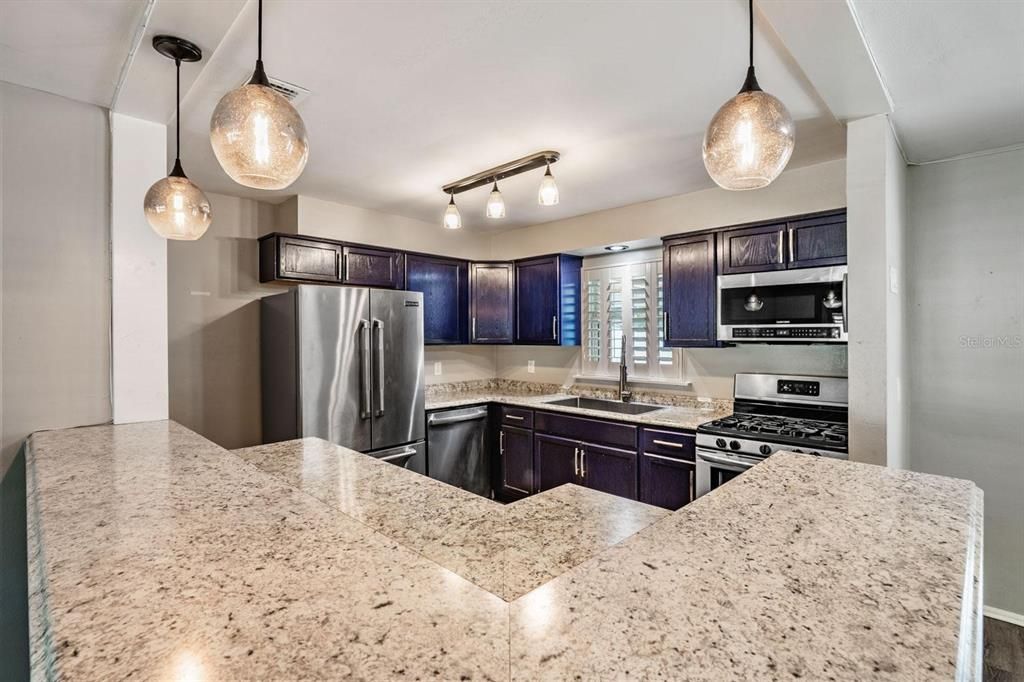 Activo con contrato: $368,000 (2 camas, 2 baños, 1074 Pies cuadrados)