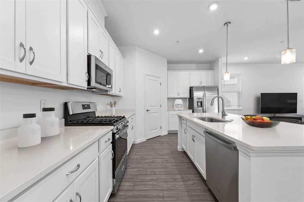 Active With Contract: $417,485 (4 beds, 3 baths, 2198 Square Feet)