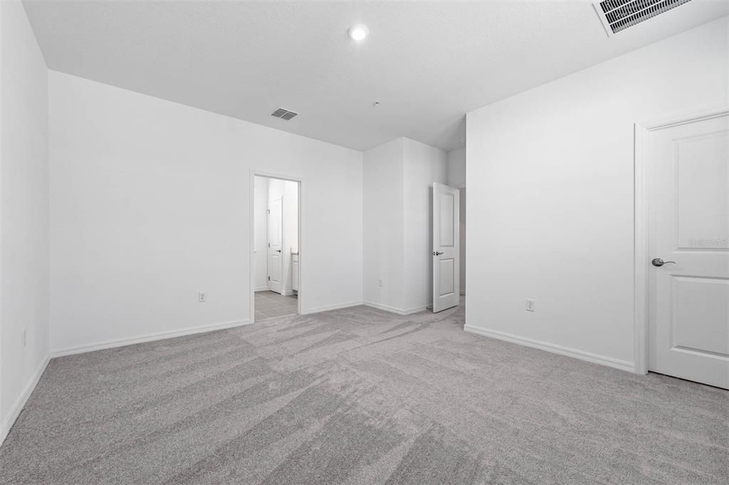 Active With Contract: $417,485 (4 beds, 3 baths, 2198 Square Feet)