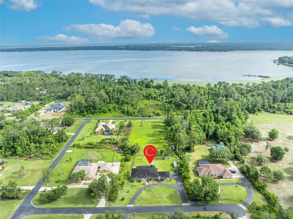 На продажу: $65,000 (1.02 acres)