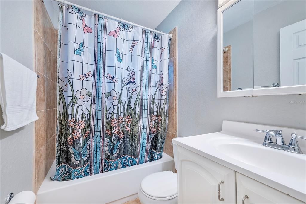 Active With Contract: $245,000 (3 beds, 2 baths, 1148 Square Feet)