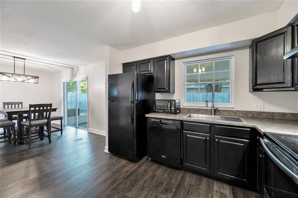 Active With Contract: $245,000 (3 beds, 2 baths, 1148 Square Feet)