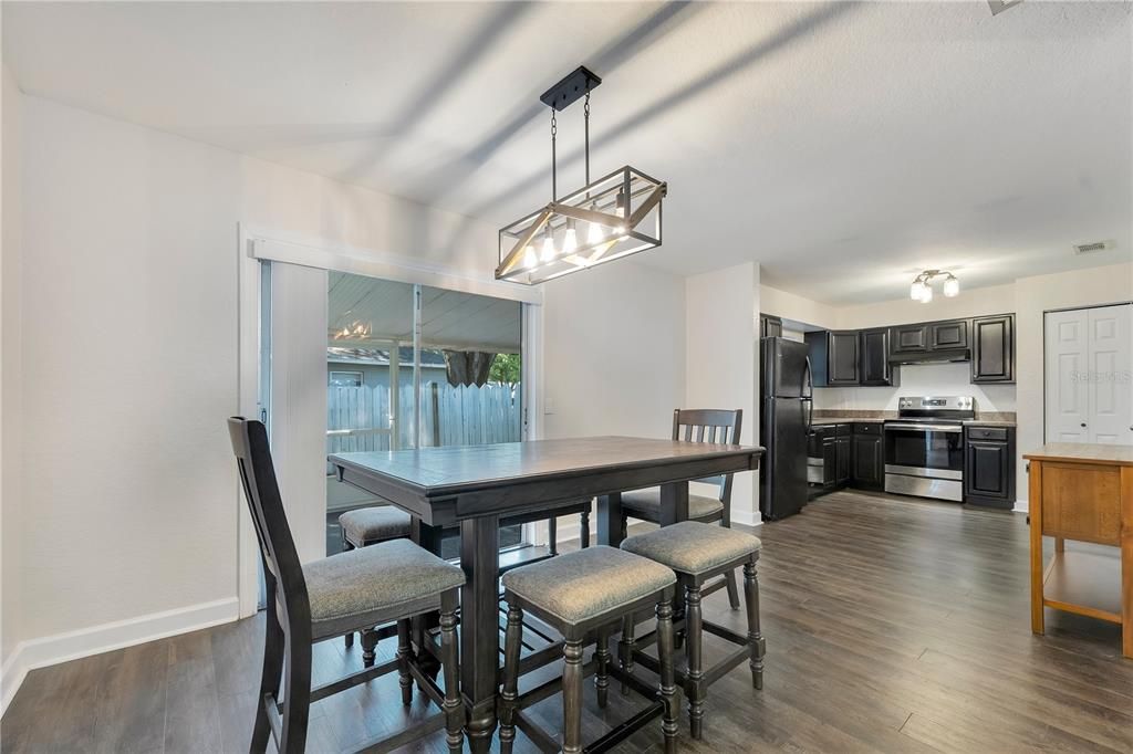Active With Contract: $245,000 (3 beds, 2 baths, 1148 Square Feet)