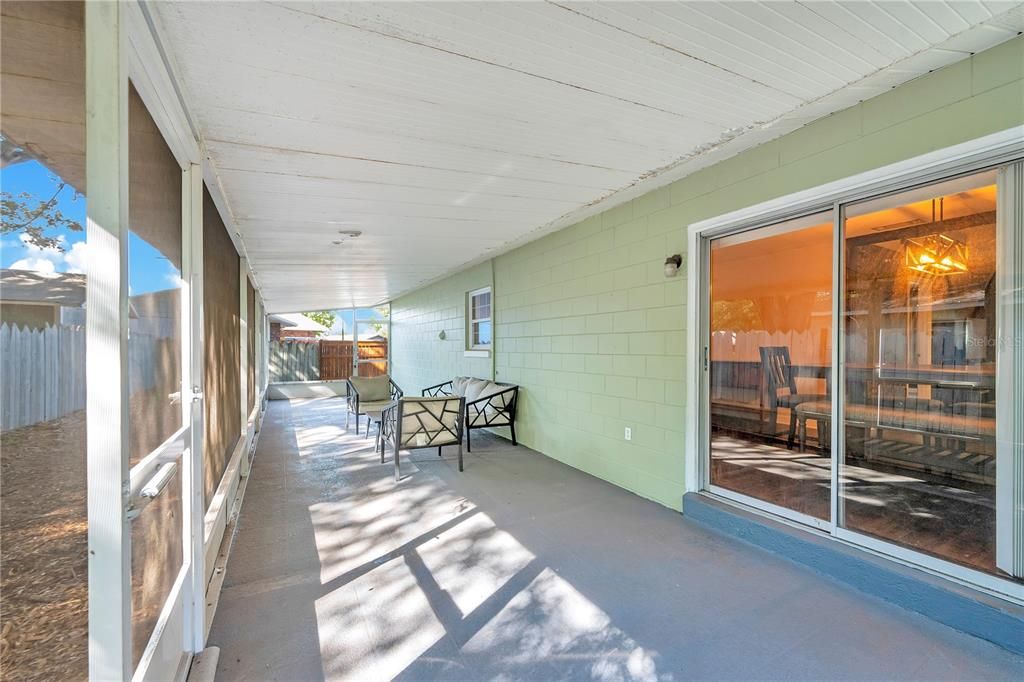 Active With Contract: $245,000 (3 beds, 2 baths, 1148 Square Feet)