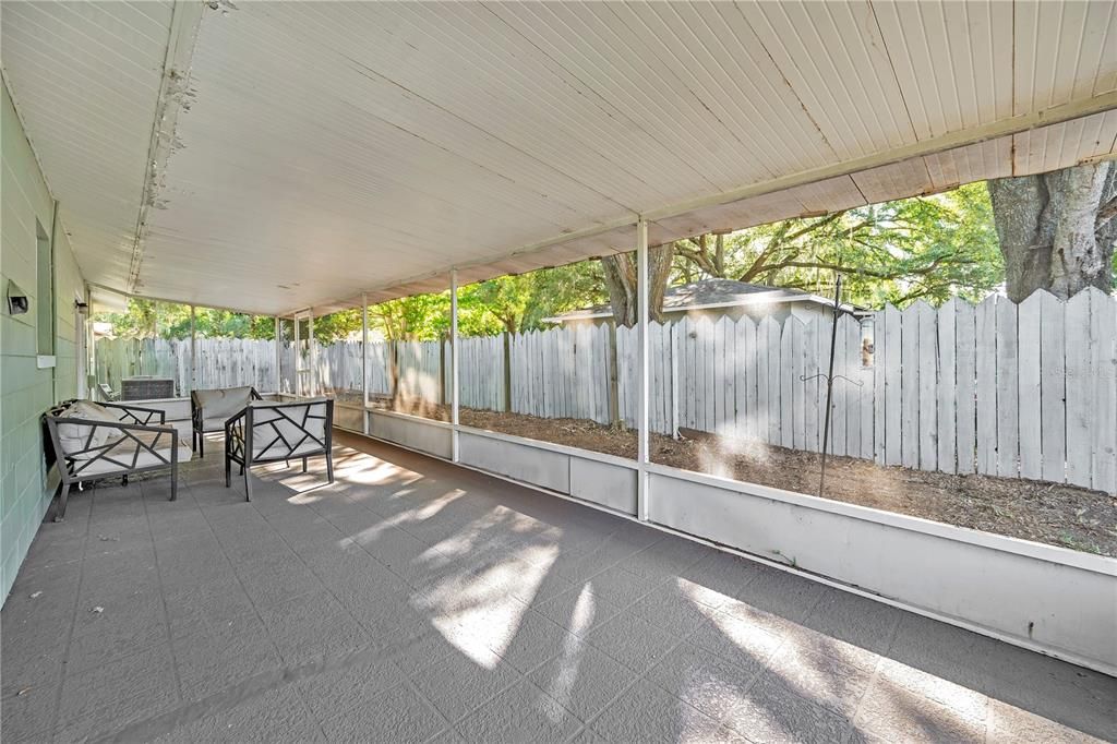 Active With Contract: $245,000 (3 beds, 2 baths, 1148 Square Feet)
