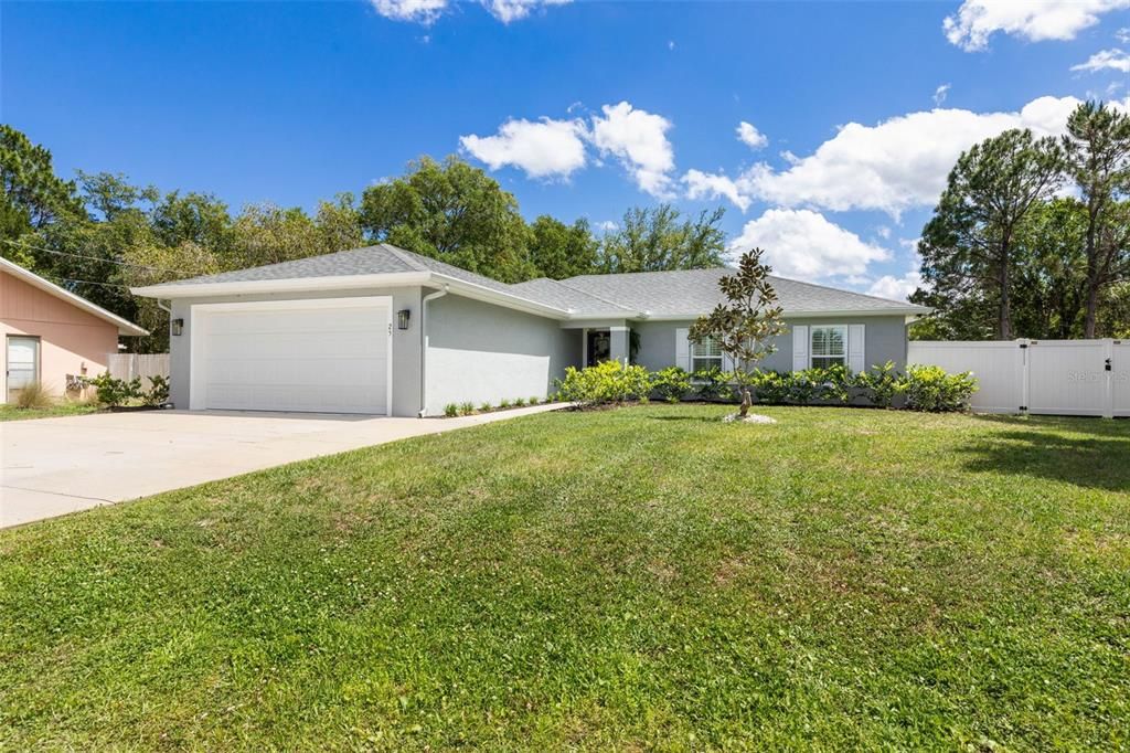 Active With Contract: $320,000 (3 beds, 2 baths, 1348 Square Feet)