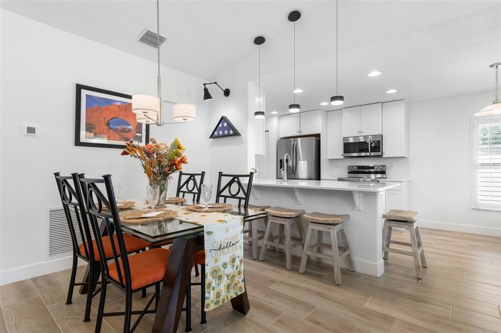 Active With Contract: $320,000 (3 beds, 2 baths, 1348 Square Feet)