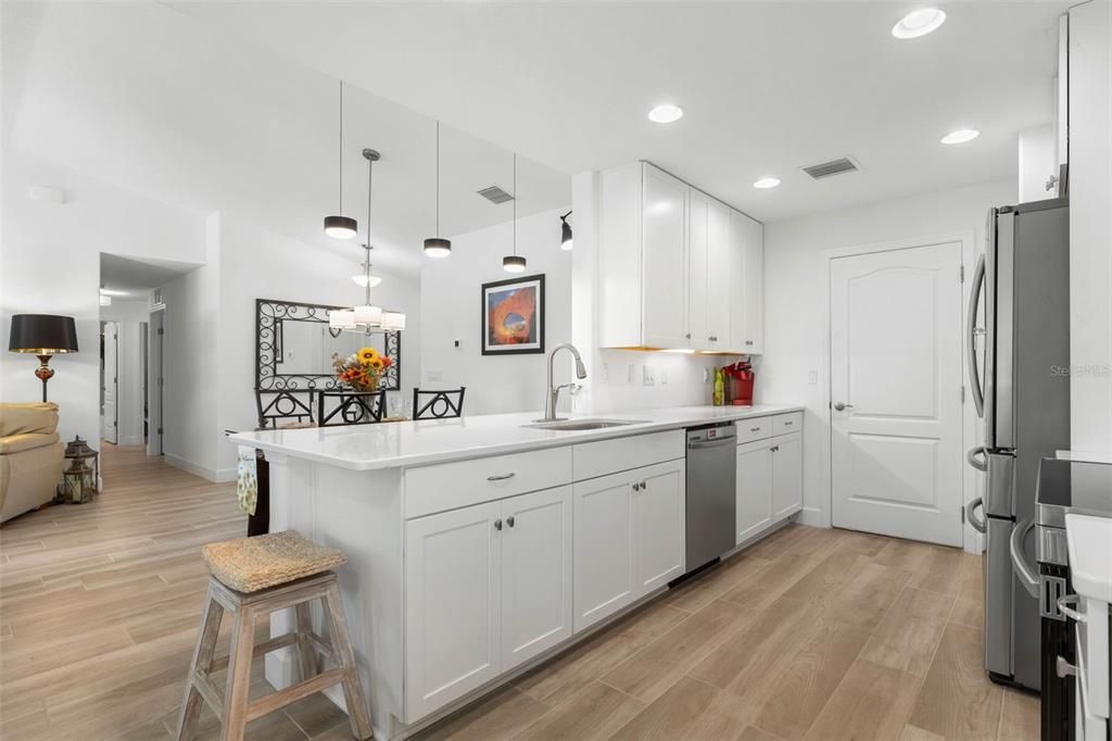Active With Contract: $320,000 (3 beds, 2 baths, 1348 Square Feet)