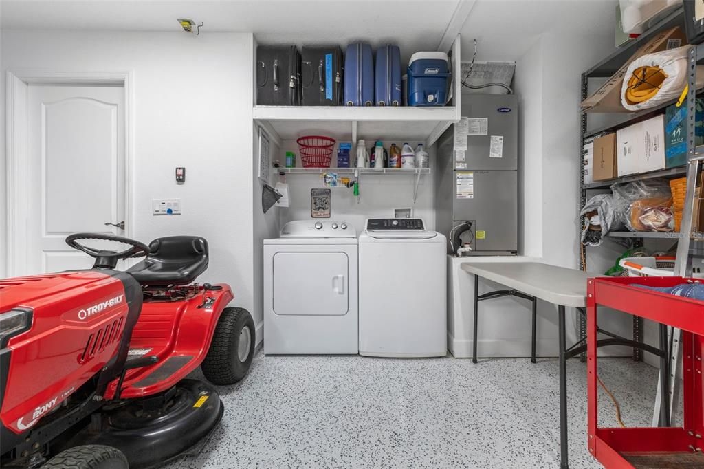 Active With Contract: $320,000 (3 beds, 2 baths, 1348 Square Feet)