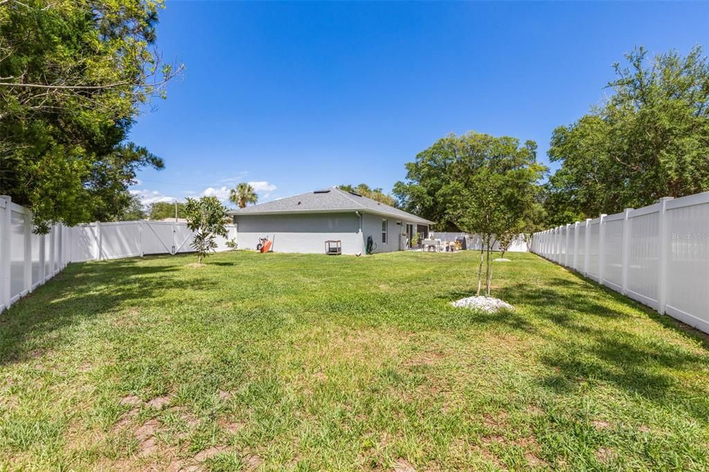 Active With Contract: $320,000 (3 beds, 2 baths, 1348 Square Feet)