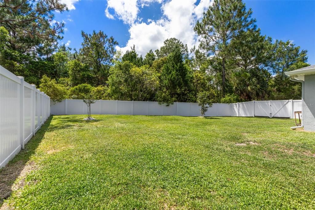 Active With Contract: $320,000 (3 beds, 2 baths, 1348 Square Feet)