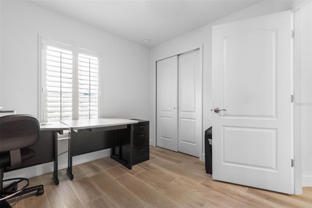Active With Contract: $320,000 (3 beds, 2 baths, 1348 Square Feet)