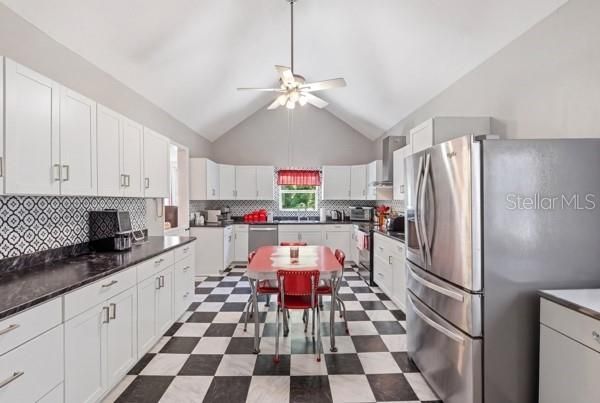 For Sale: $600,000 (4 beds, 3 baths, 3175 Square Feet)