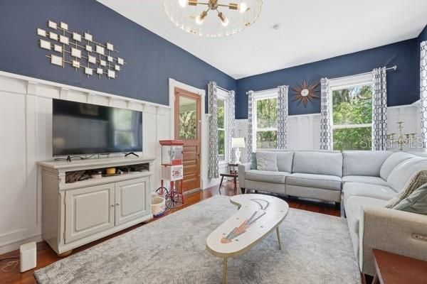For Sale: $600,000 (4 beds, 3 baths, 3175 Square Feet)