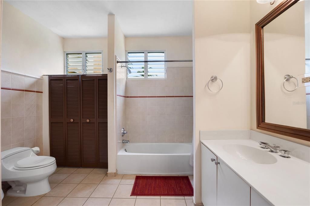 For Sale: $590,000 (3 beds, 2 baths, 2194 Square Feet)