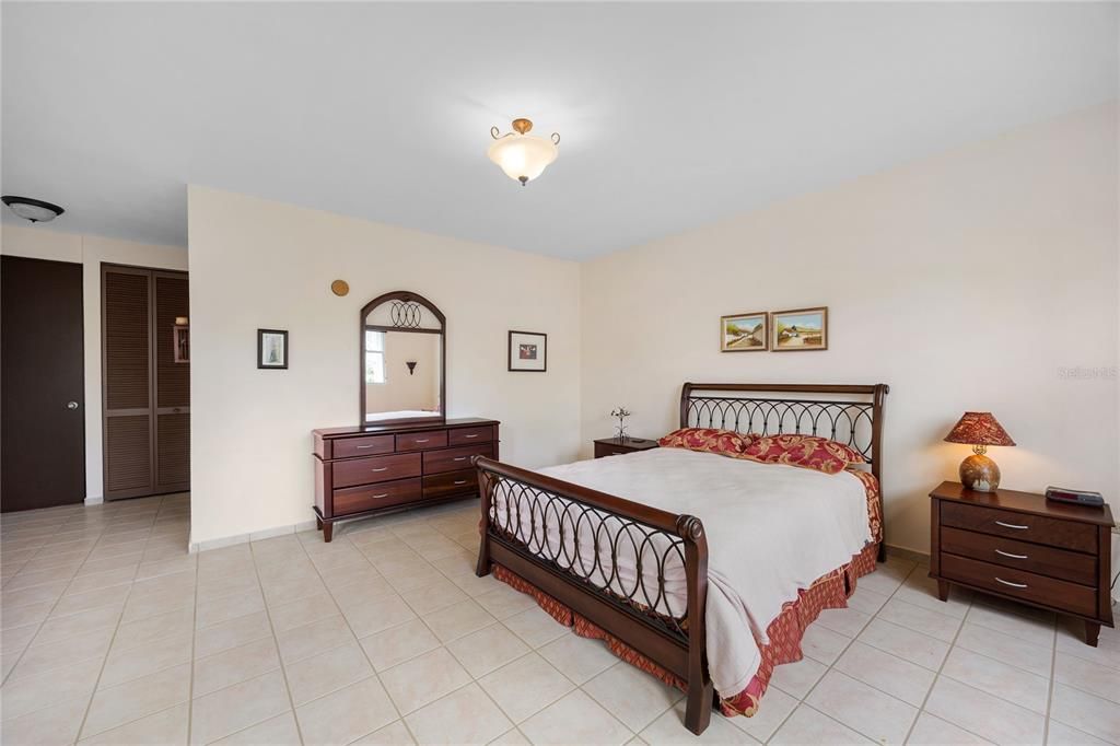 For Sale: $590,000 (3 beds, 2 baths, 2194 Square Feet)